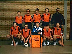 Sponsor korfbalteam "Mei nocht en Wille" te Hijum-Finkum
